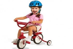 Трехколесный велосипед - замечательный подарок для ребенка